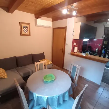 Kos Apartman Risika